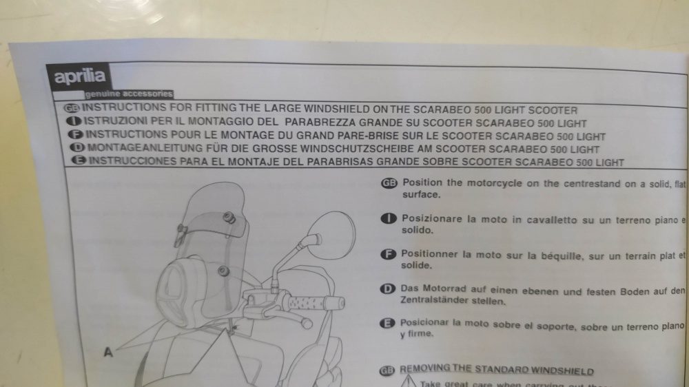 parabrezza grande con attacchi aprilia scarabeo 500 light