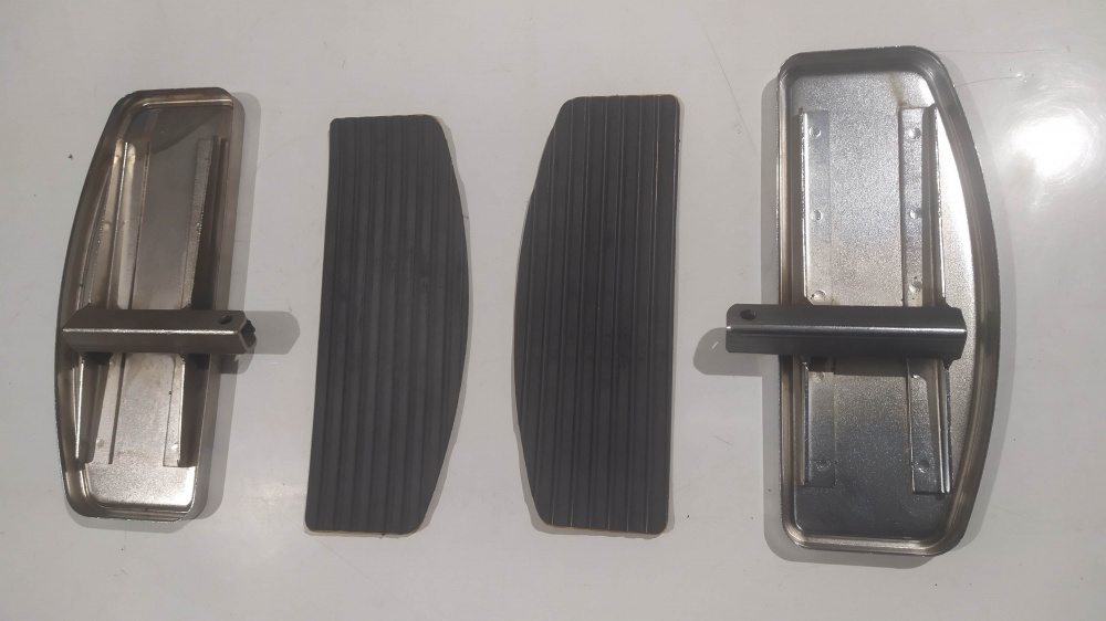 coppia pedane alluminio tipo america aprilia red rose