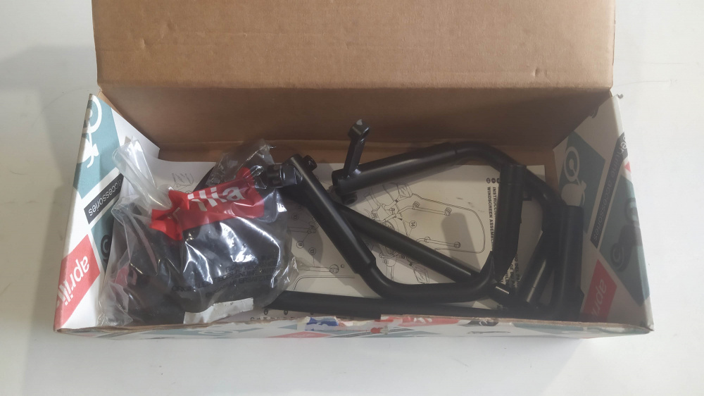 kit attacchi originale parabrezza aprilia amico ´92 - ´94