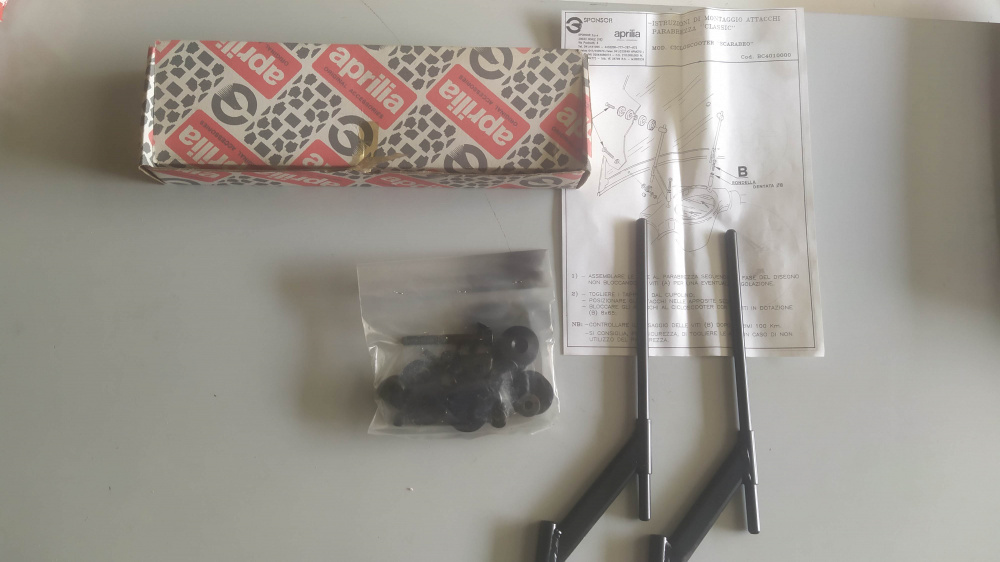 attacchi parabrezza classic originali aprilia scarabeo 50 primo tipo