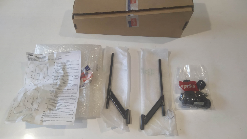 attacchi per parabrezza ap8790086 e ap87911934 aprilia scarabeo 50 ´93 - ´06