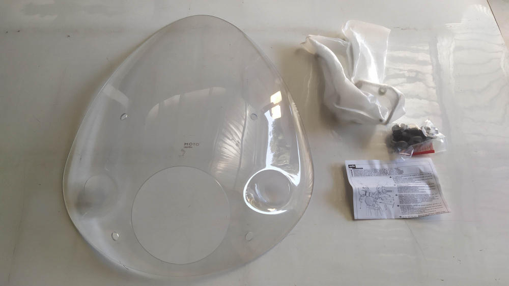 parabrezza aprilia moto 6.5 completo di attacchi