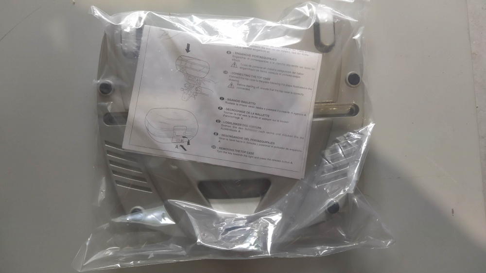 supporto piastra aggancio bauletto x-box aprilia leonardo 250
