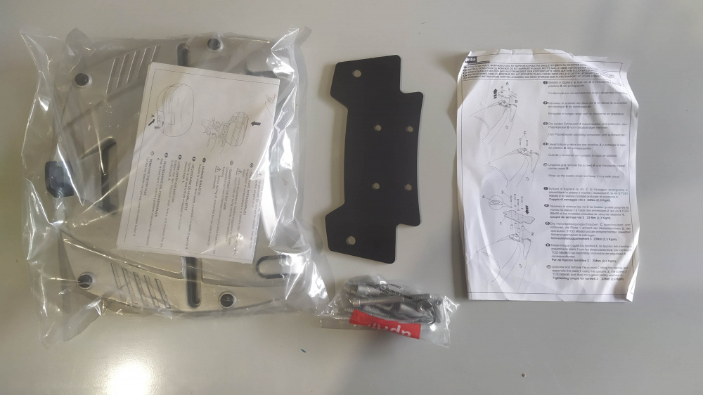supporto piastra aggancio bauletto x-box aprilia leonardo 250