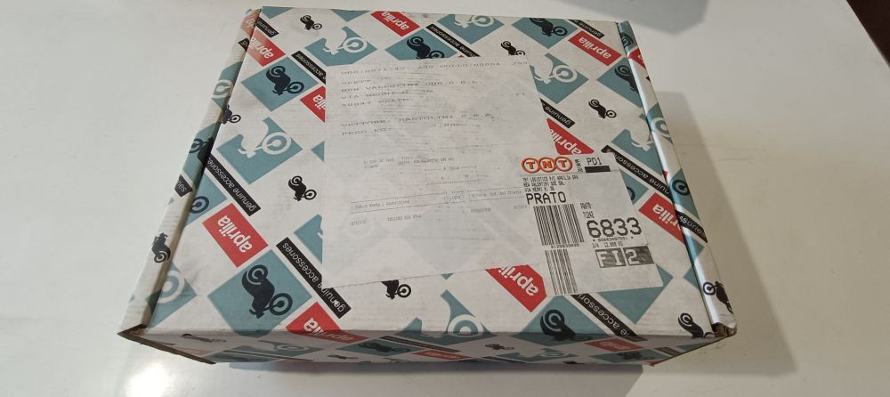 sellino passeggero nuovo con attacco aprilia scarabeo 50 ´99