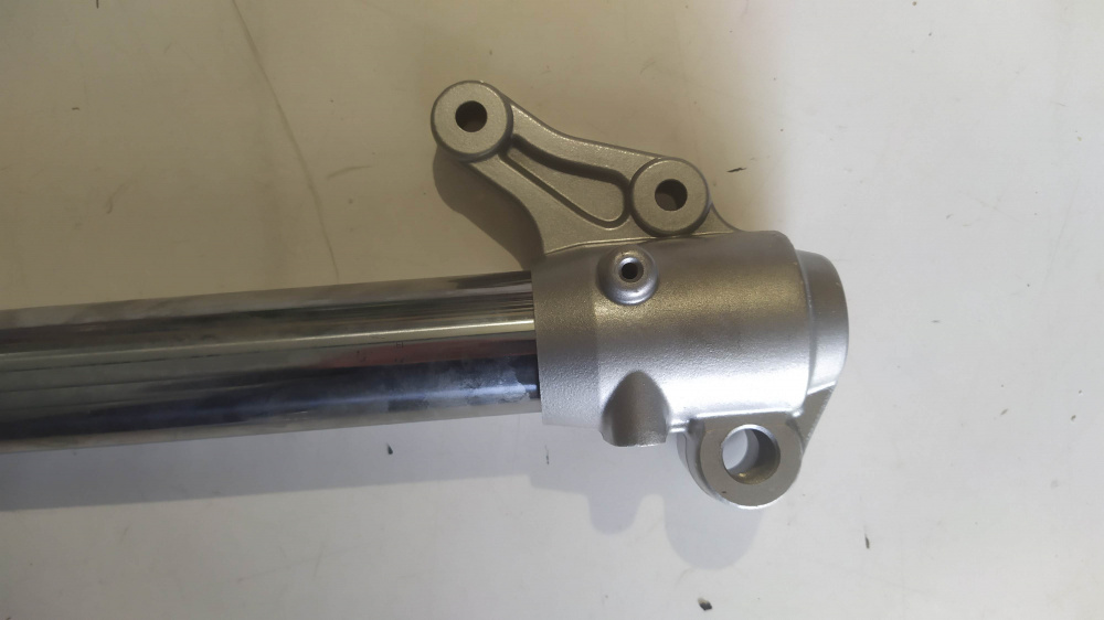 stelo + portaruota sx aprilia rx -sx 125 ´08 - ´10