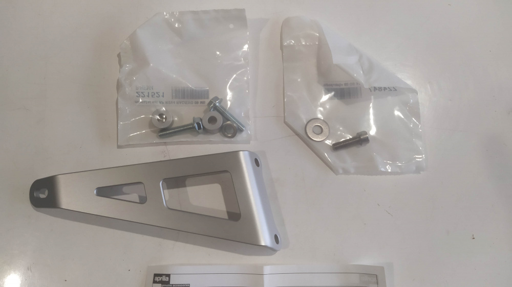 kit supporto alluminio scarico slip-on aprilia rsv4