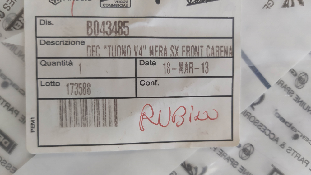 dec tuono v4 nera sx front