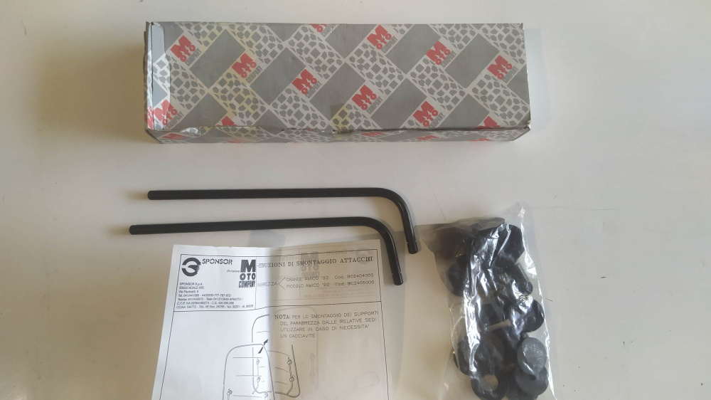 attacchi per parabrezza grande amico ´92 bc2404000