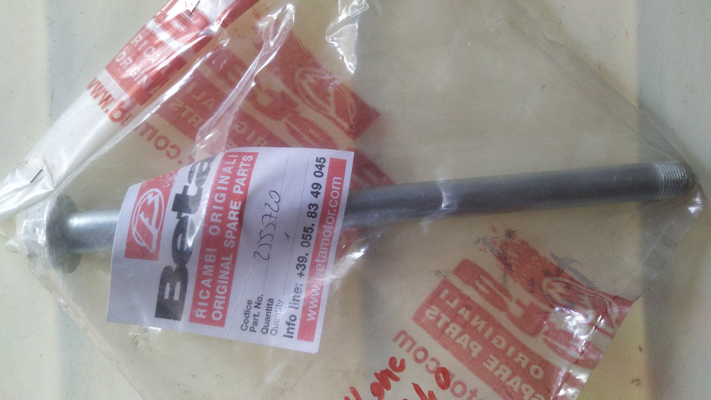 perno forcellone beta alp 240