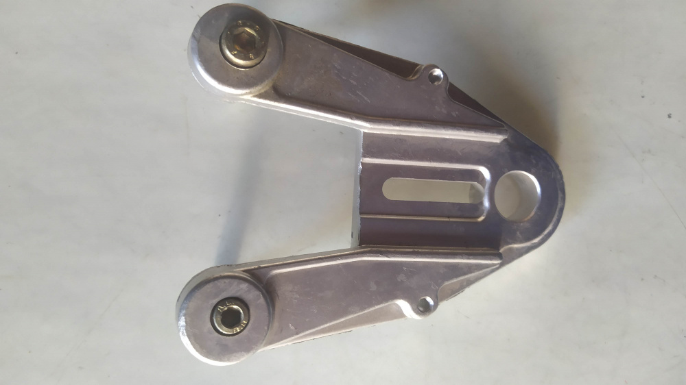 piastra ancoraggio pinza freno posteriore beta
