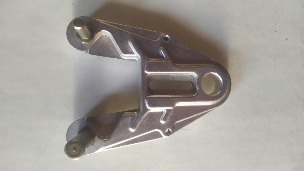 piastra ancoraggio pinza freno posteriore beta