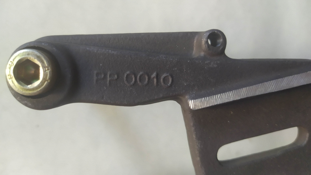 piastra ancoraggio pinza freno posteriore beta