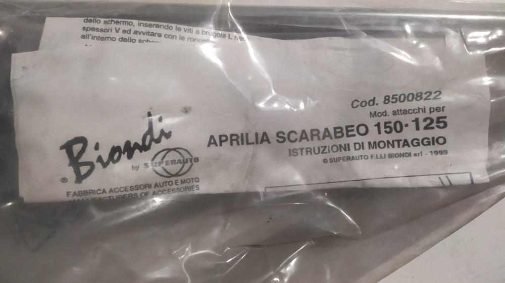 attacchi parabrezza biondi aprilia scarabeo 125/150
