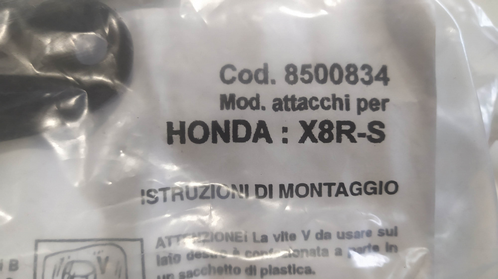 attacchi parabrezza biondi honda x8r-s 50 ´99 - keeway jordan it arn 125/150