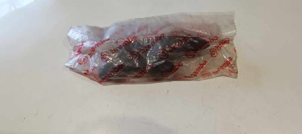 coppia pasticche freno brembo aprilia tuareg &ndash; cagiva mito &ndash; cagiva elefant &ndash; vedere applicazioni - 