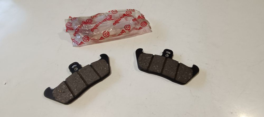 coppia pasticche freno brembo aprilia tuareg &ndash; cagiva freccia &ndash; gilera rc &ndash; morini &ndash; vedere applicazioni -