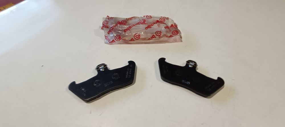 coppia pasticche freno brembo aprilia tuareg &ndash; cagiva freccia &ndash; gilera rc &ndash; morini &ndash; vedere applicazioni -