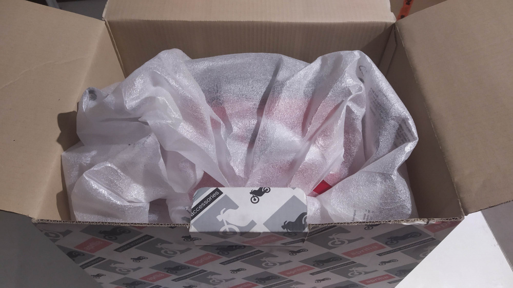 bauletto posteriore ovetto rosso shine aprilia scarabeo 50