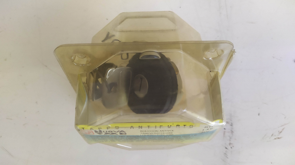 tappo serbatoio faab kd139nv auto y10 - fiat argenta - 500 ´93 - croma ´86 - ducati maxi ´90-´93 - panda 750 / 1000 - 4x4 - ´87 - uno ´87 - delta hf integrale ´91