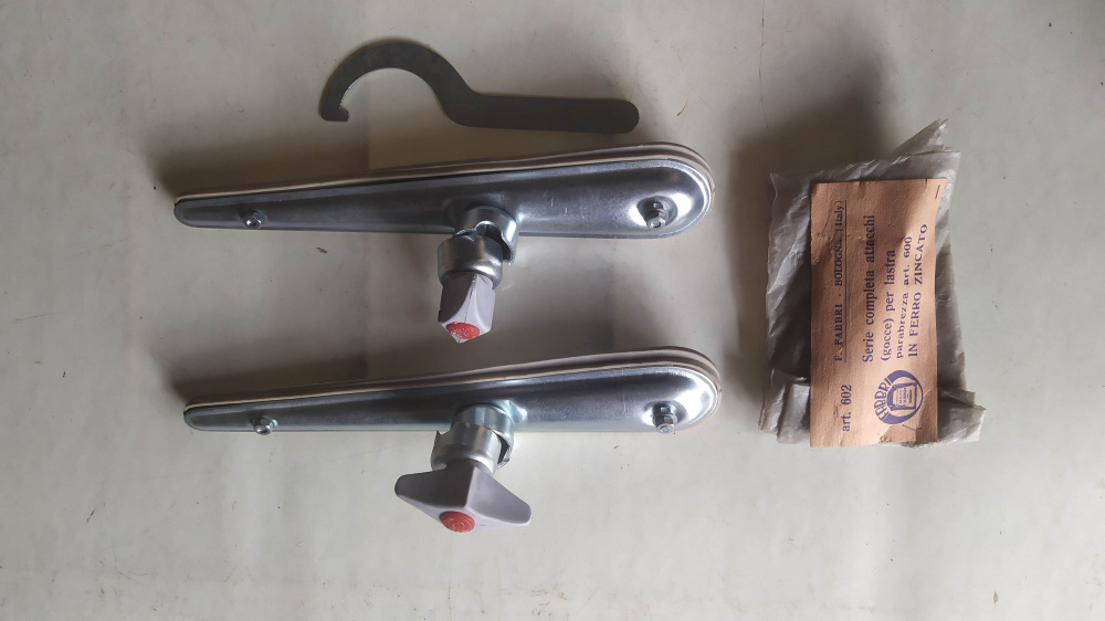 staffe supporto originali epoca parabrezza fabbri 600 - articolo fabbri 602 - per lambretta