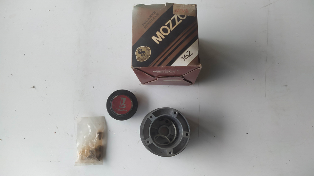 mozzo volante hub 162 m 162 lada niva con clacson logo lada