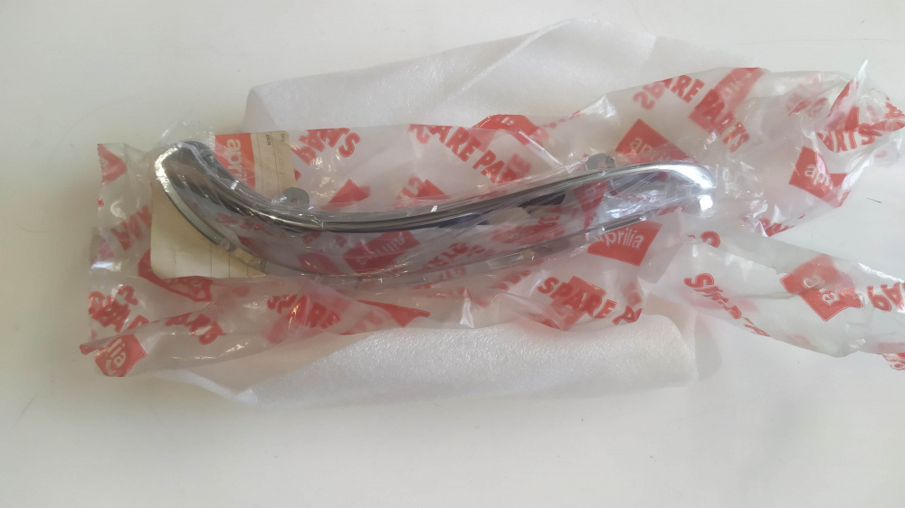 presa d´aria dx aprilia scarabeo 125 / 200 light - ie light ´07 - ´12