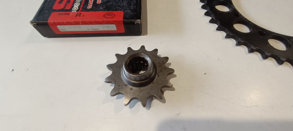 kit catena-corona-pignone nuovo iris gilera rally 250 &acute;87 - &acute;88