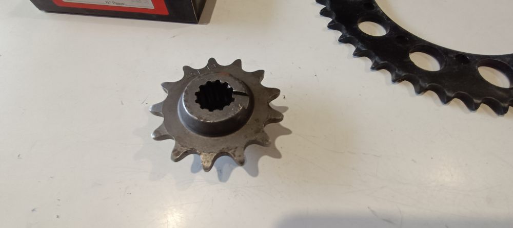 kit catena-corona-pignone nuovo iris gilera rally 250 &acute;87 - &acute;88