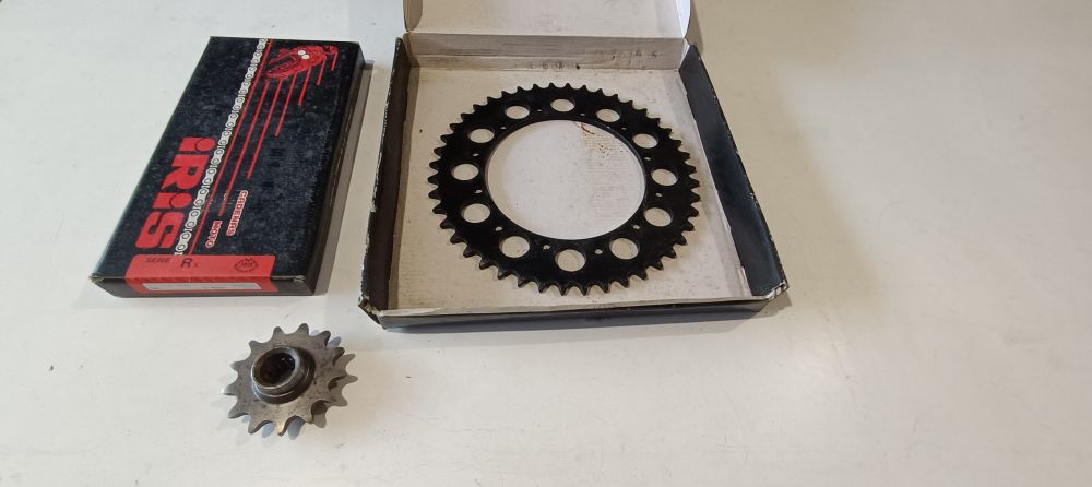 kit catena-corona-pignone nuovo iris gilera rally 250 &acute;87 - &acute;88