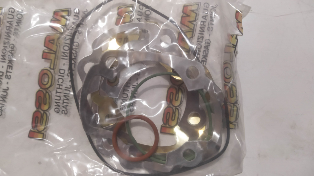 kit cilindro malossi d. 47.6 alluminio h2o mhr aprilia gulliver - rally - sr / benelli 491 / beta ark / italjet dragster / malaguti phantom / mbk nitro / yamaha aerox - manca un bulone -