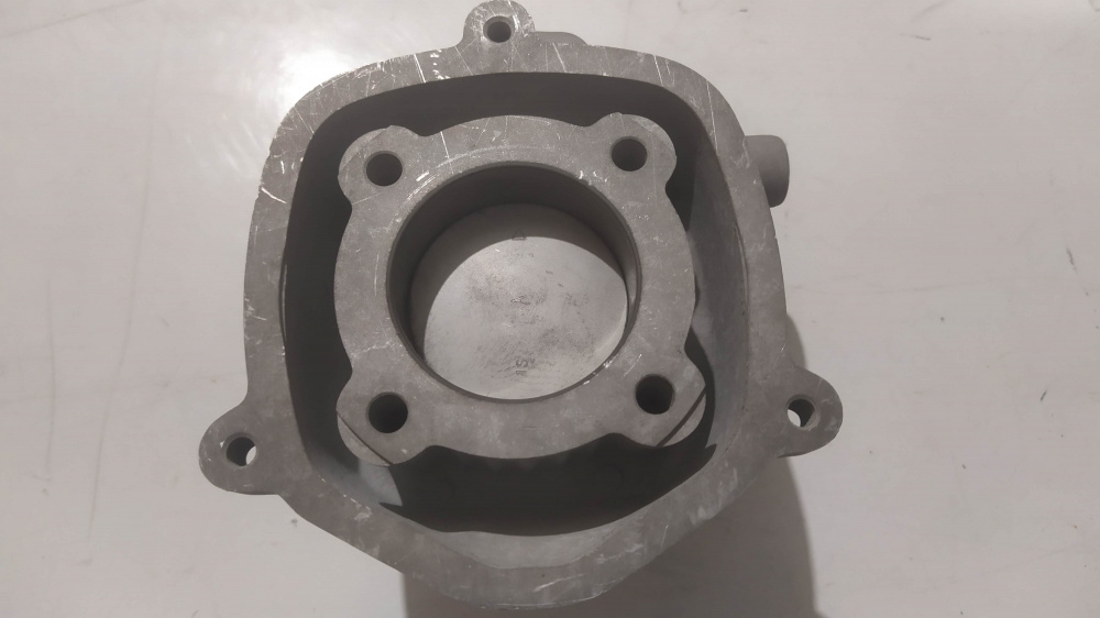 kit cilindro malossi d. 47.6 alluminio h2o mhr aprilia gulliver - rally - sr / benelli 491 / beta ark / italjet dragster / malaguti phantom / mbk nitro / yamaha aerox - manca un bulone -