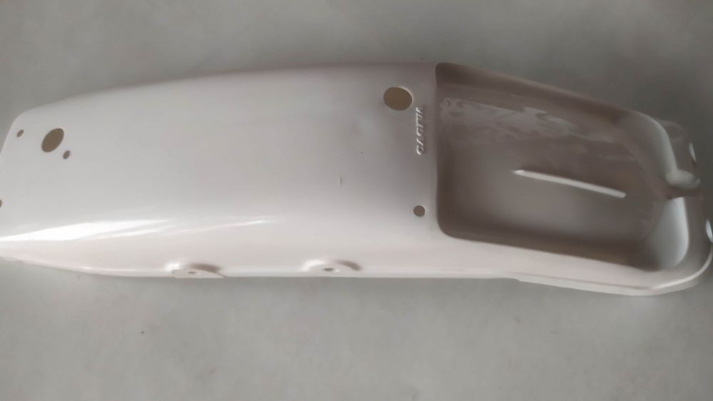 parafango post. bianco cagiva aletta rossa elefant 125