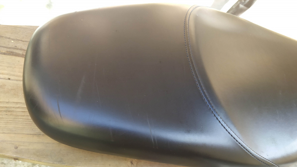 sella nuova con leggeri graffi honda nes scooter