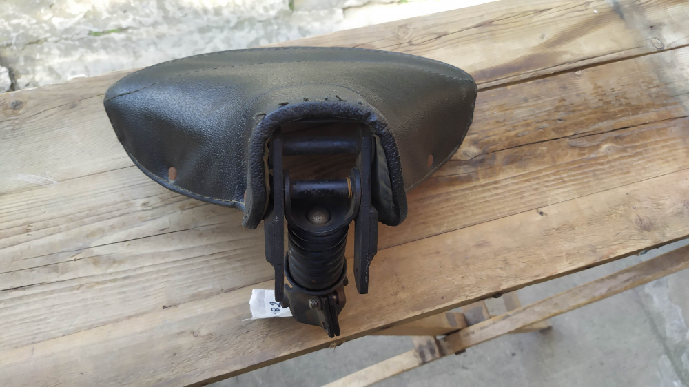 sella nuova nera aquila continentale per vespa