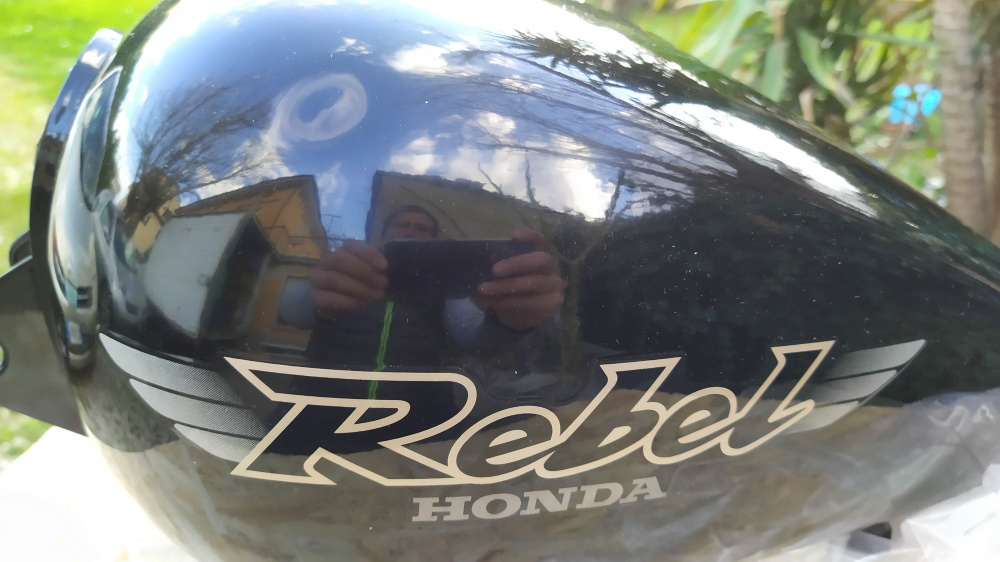 serbatoio come nuovo nero honda rebel (piccola ammaccatura)