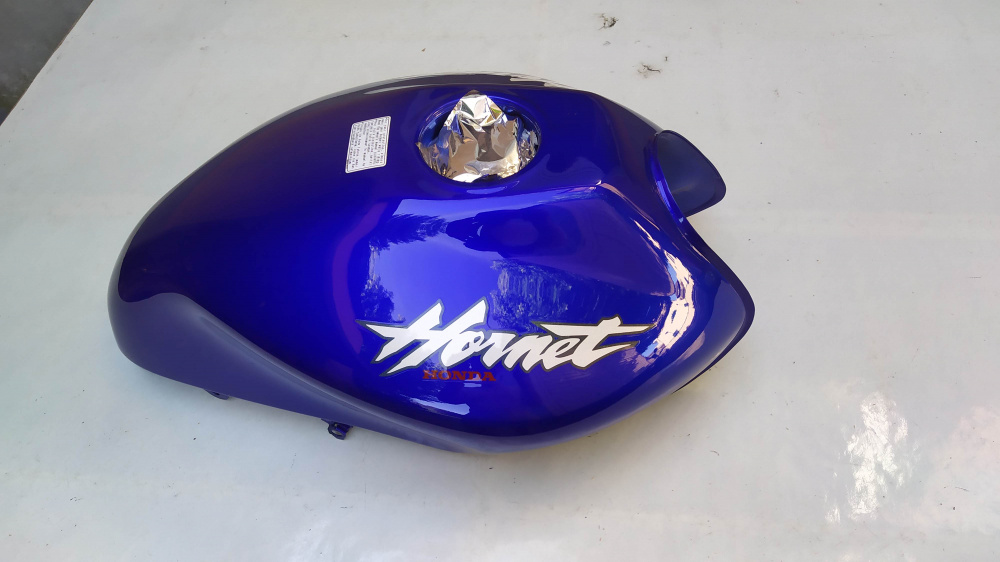 serbatoio nuovo blu honda hornet ´98 - ´00 (piccola ammaccatura)