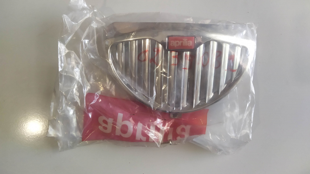 griglia scudo anteriore aprilia scarabeo 50