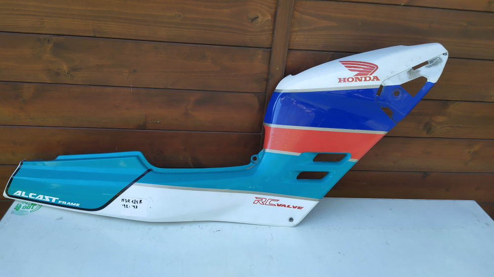 carena dx usata celeste / bianca honda nsr 125 rl - 1 attacco rotto -