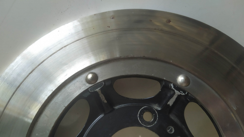 disco freno usato honda cb 400 four - diametro esterno 26 - spessore 7 - distanza fori 84 orizzontale e 62 verticale