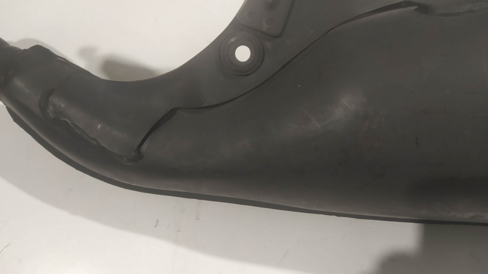 marmitta sito 0571 con silenziatore aprilia sr ´97 - ´00 motore orizzontale - rally aria - la marmitta presenta segni di stoccaggio -