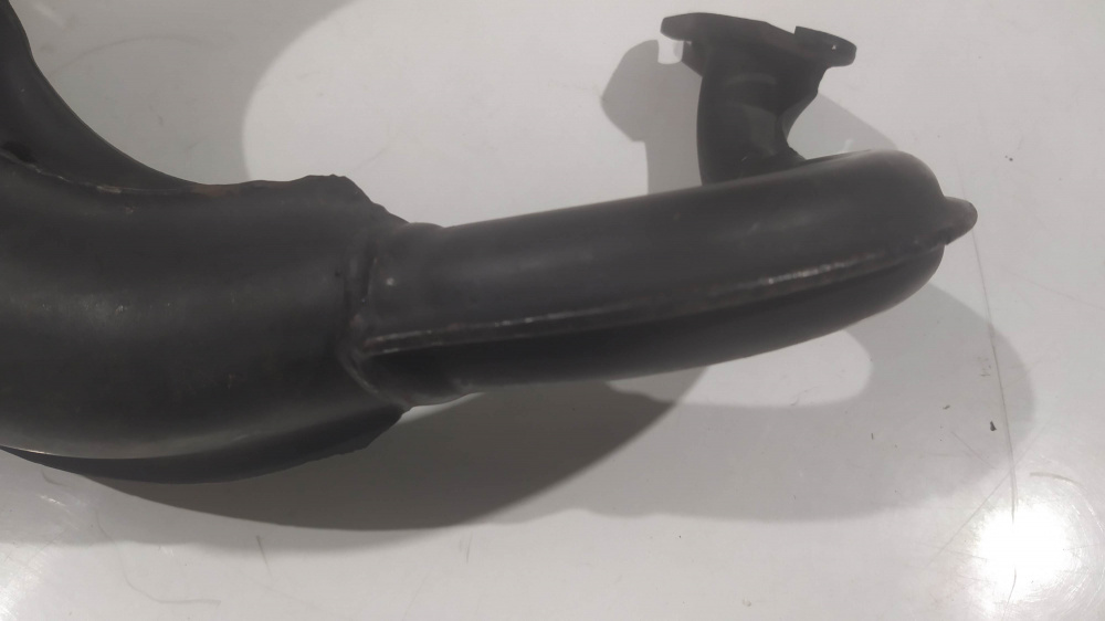 marmitta sito 0571 con silenziatore aprilia sr ´97 - ´00 motore orizzontale - rally aria - la marmitta presenta segni di stoccaggio -
