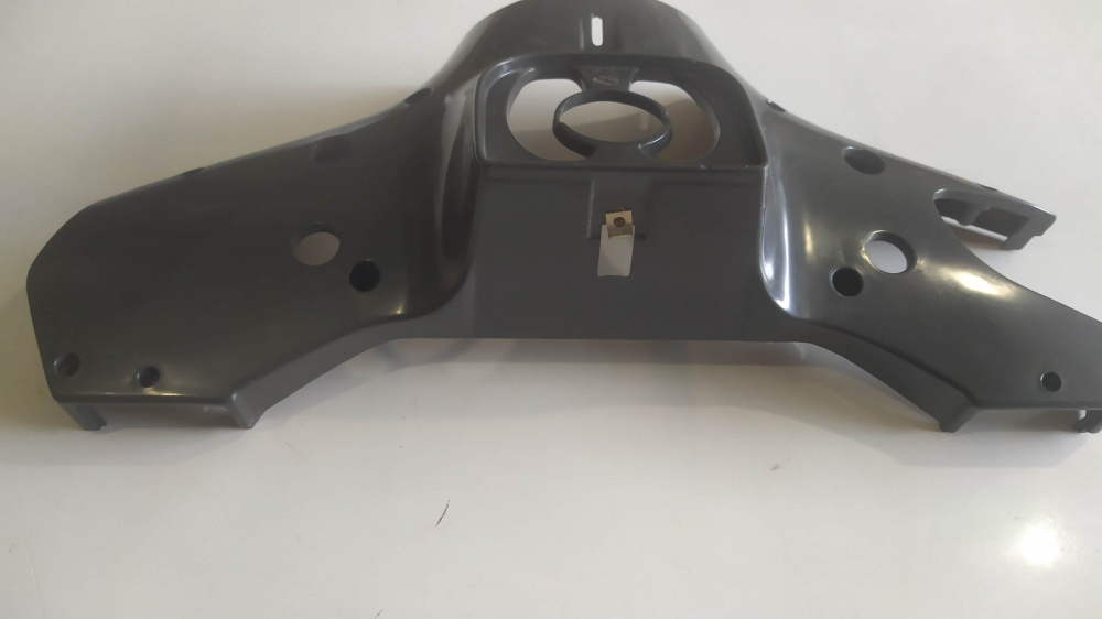 coperchio inferiore manubrio nuovo vespa pk hp con segni di stoccaggio - ha una linguetta rovinata -