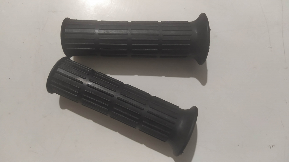 coppia manopole per vespa diametro 22/24