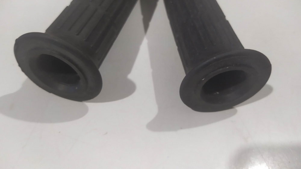 coppia manopole per vespa diametro 22/24