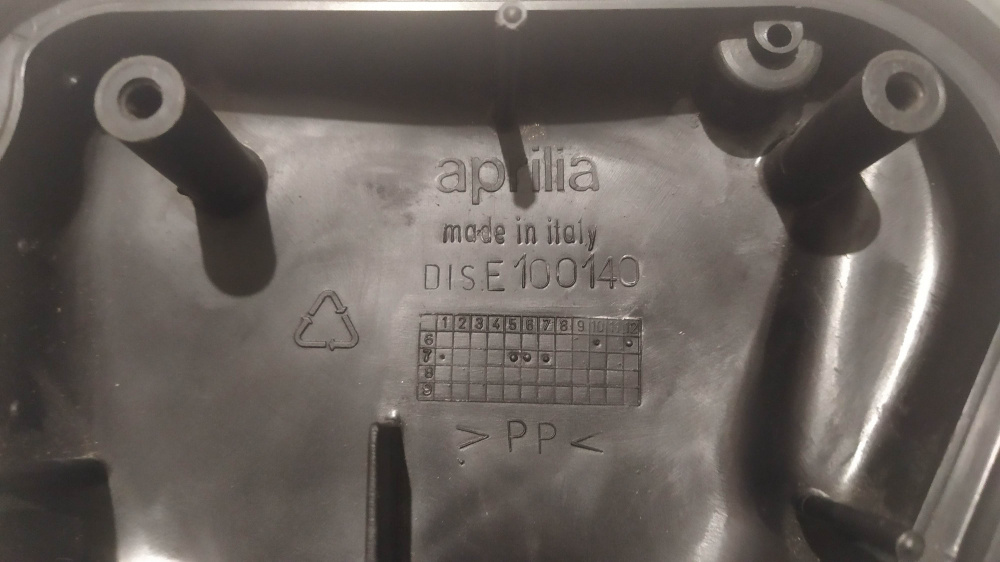 cassa filtro originale aprilia sr codice 100140 - segni di stoccaggio -
