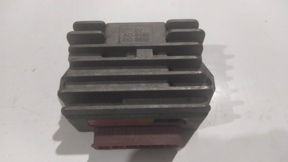 regolatore corrente nuovo epoca made in taiwan 12v ac34w dc36w piaggio zip - sfera - vespa