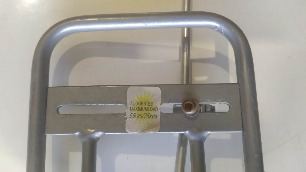 portapacchi posteriore con molla per ciclo