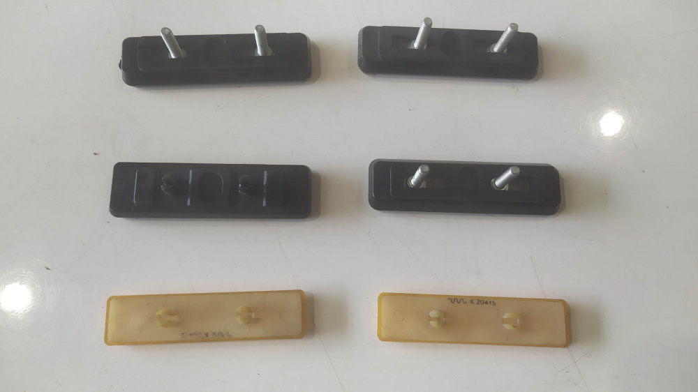 lotto 12 catarifrangente per pedali ciclo vintage - qt. 6 cat eye 0217 / qt. 2 cat eye 0223 / qt. 4 senza codici piu attacchi e dadi