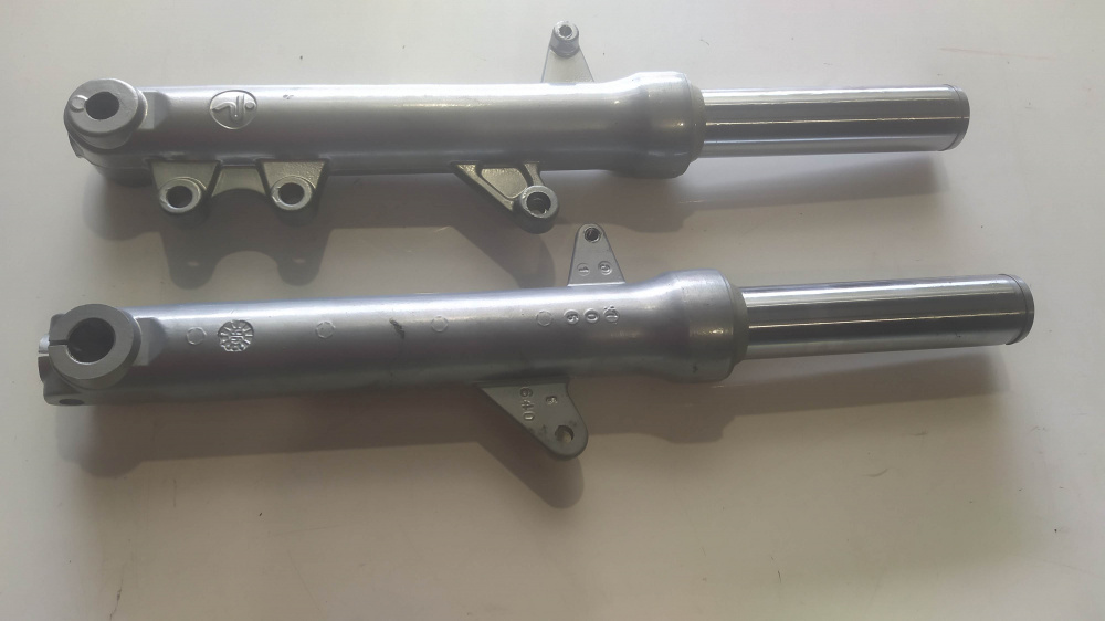 coppia steli nuovi paioli per scooter lunghezza totale circa 40 cm